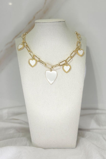 Collar de Corazones Blancos